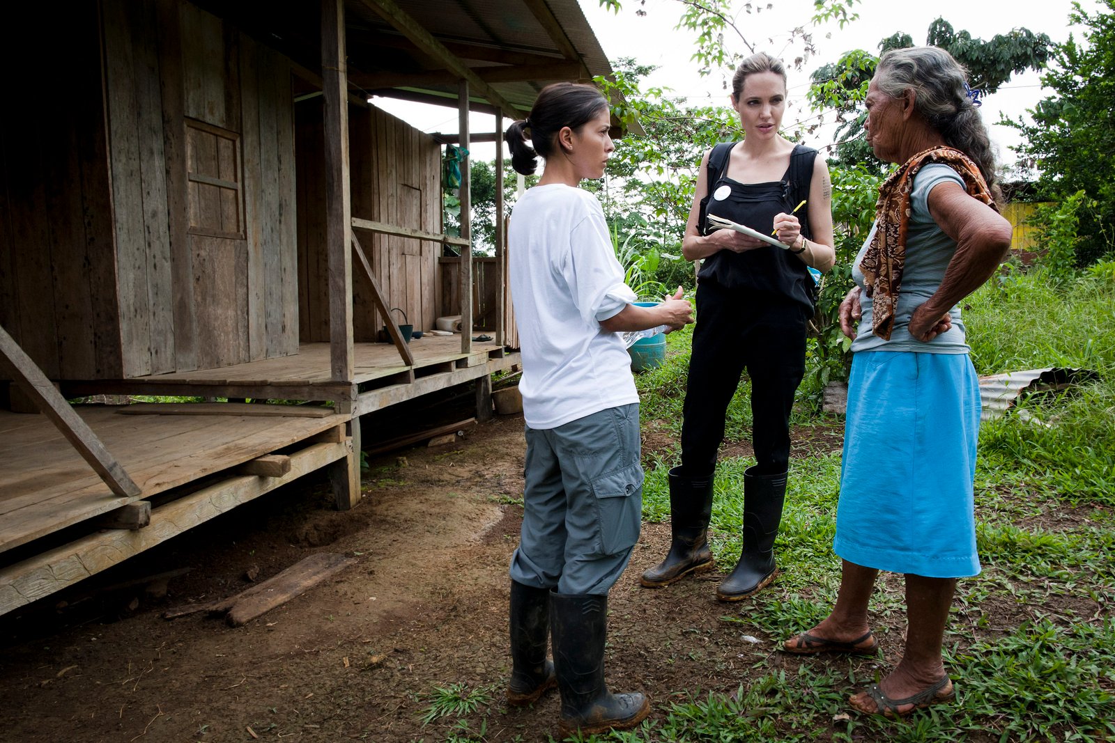 UNHCR Special Envoy Angelina Jolie meets 71-year-old Gerardina in the village of Barranca Bermeja, a remote refugee community on the banks of the San Miguel River, which marks Ecuador's border with Colombia.
