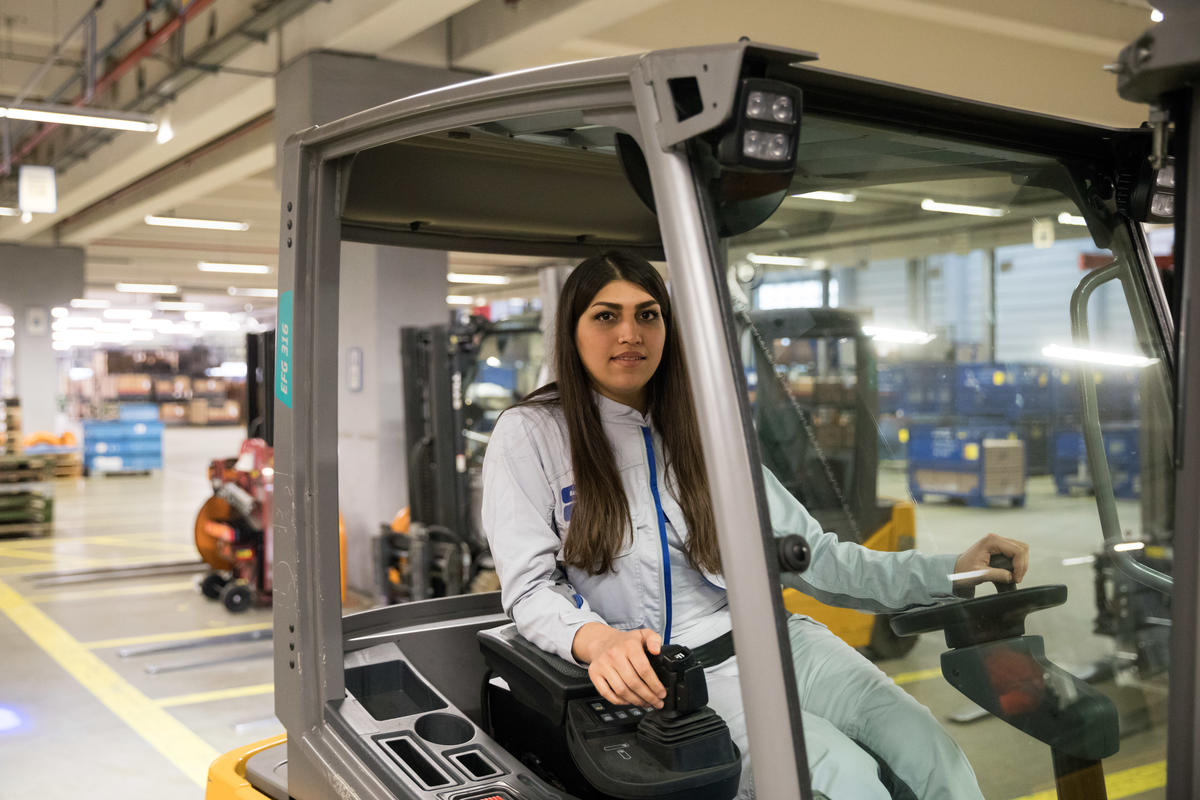 Germany. Refugee trainees steer towards bright future in auto industry.