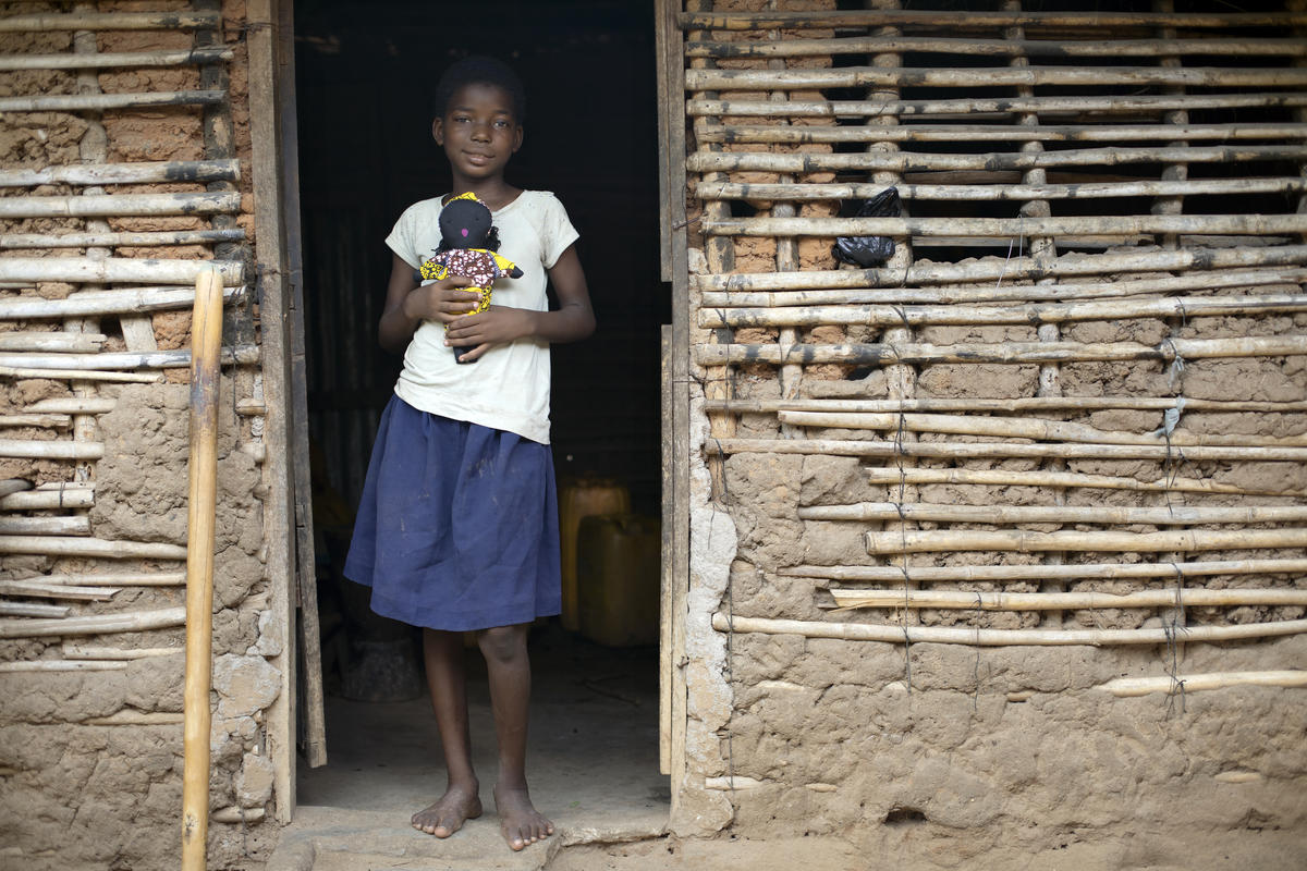 Mozambique. Congolese refugee finds hope and livelihood making dolls