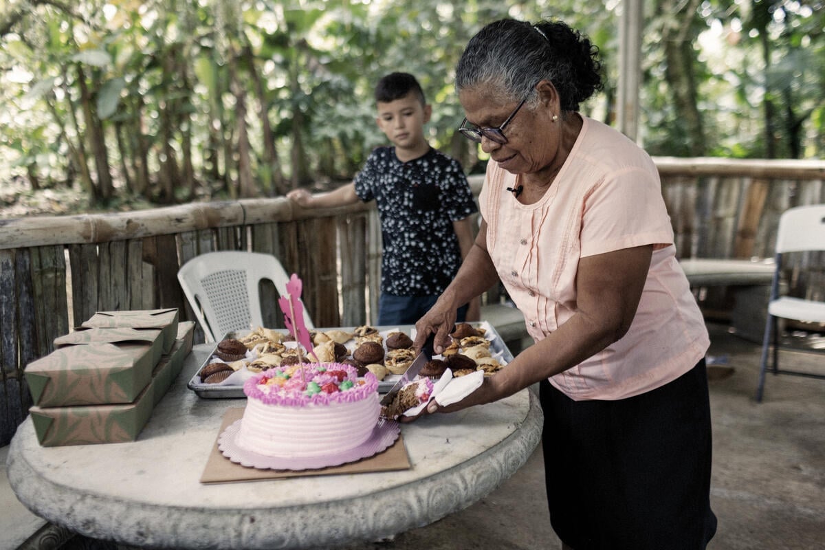 Costa Rica. Regional Nansen winner devotes life to defending local and refugee women