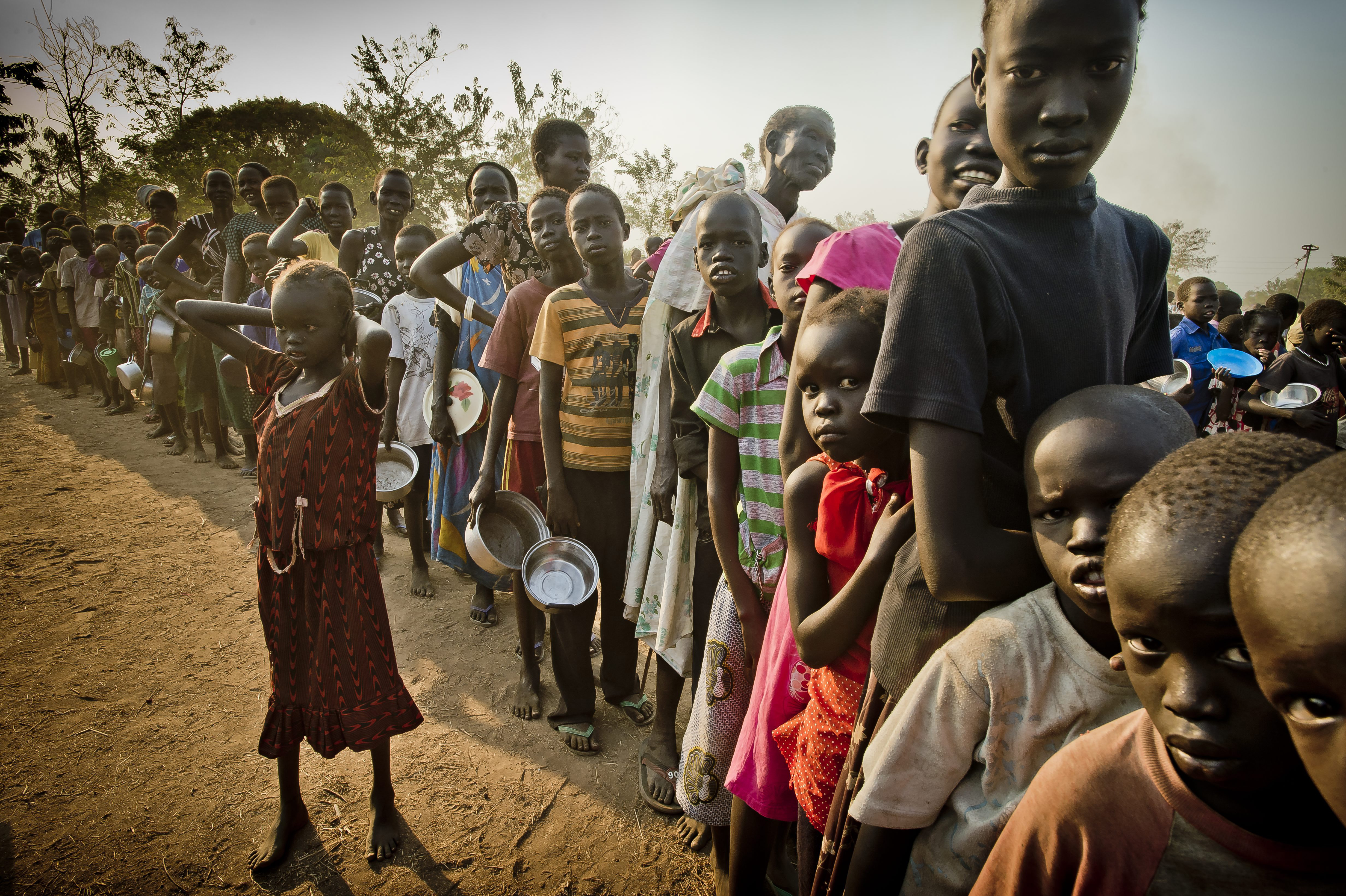 战乱频繁 近八万名南苏丹平民纷纷涌往邻国