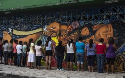 中美洲女性在壁画艺术中获得安全和力量