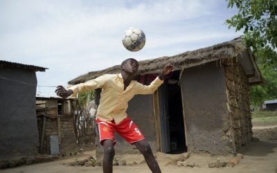 意大利顶尖教练在乌干达为难民定制足球训练营
