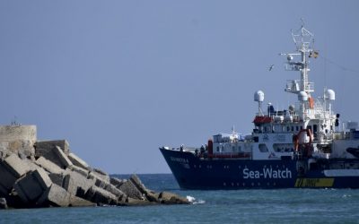 联合国难民署和国际移民组织紧急呼吁让在地中海上获救的难民和移民登陆