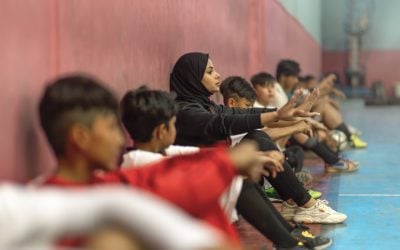 阿富汗体育教练帮助年轻难民在伊朗找到求学之路