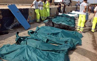 Η Υ.Α. προτρέπει την Ιταλία να βελτιώσει τις εγκαταστάσεις στη Λαμπεντούζα, καθώς αυξάνεται ο αριθμός των νεκρών από τη ναυτική τραγωδία