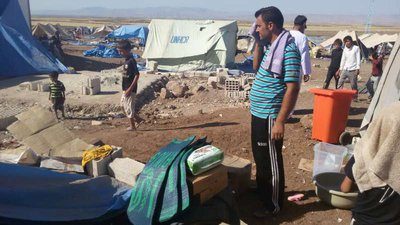 Χιλιάδες Yazidi συρρέουν στη Συρία από το Όρος Sinjar