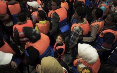 Η Υ.Α. απευθύνει έκκληση στην ΕΕ να ενισχύσει την ικανότητα έρευνας και διάσωσης στη Μεσόγειο, καθώς αναφέρονται τουλάχιστον 29 θάνατοι στα ανοιχτά της Λαμπεντούζα