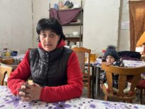 Une volontaire ukrainienne mobilise un village pour accueillir des familles déplacées