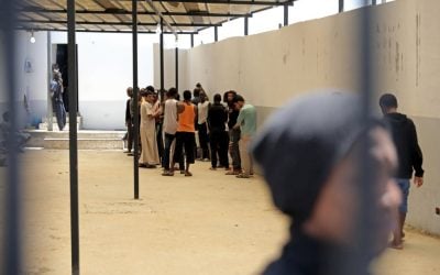 H Y.A. εντείνει τις προσπάθειες για εναλλακτικά της κράτησης μέτρα στη Λιβύη και λύσεις για τους ευάλωτους πρόσφυγες