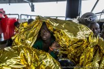 Η Υ.Α. ζητά στήριξη για εναλλακτικές οδούς στα επικίνδυνα ταξίδια των προσφύγων