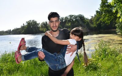 Ένας έφηβος από τη Συρία ξανασμίγει μετά από χρόνια με την οικογένειά του