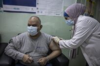 Οι πρόσφυγες στην Ιορδανία εμβολιάζονται κατά του COVID-19