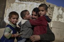 Σχόλιο της Ύπατης Αρμοστείας: Mε δυσκολία αναζητούν ασφάλεια οι Αφγανοί, καθώς τα σύνορα παραμένουν κλειστά για τους περισσότερους