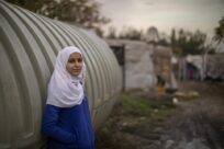 Έντεκα χρόνια μετά, οι αυξανόμενες δυσκολίες ωθούν πολλούς εκτοπισμένους Σύρους στα όριά τους