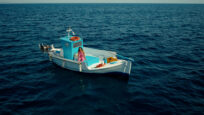 «Αχ, θάλασσα»: η Μαρίνα Σάττι συμβάλλει στο έργο της Ύπατης Αρμοστείας για την υποστήριξη των παιδιών που αναζητούν ασφάλεια