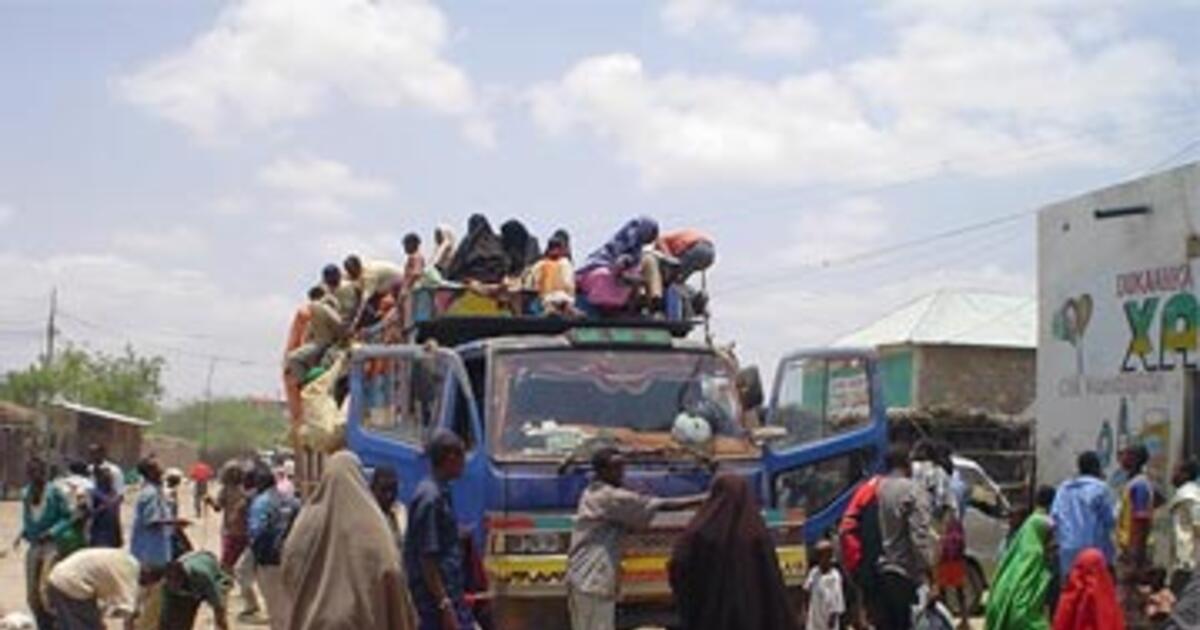 UNHCR trucks 28 tonnes of aid to displaced people in Somalia | UNHCR ...