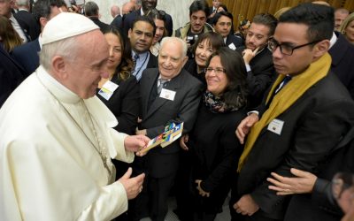 Papa Francesco incontra un gruppo di rifugiati dall’Argentina