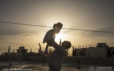 Una famiglia siriana attende la fine dell'isolamento per iniziare una nuova vita in Norvegia