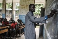 Un insegnante sud sudanese sogna l’università per i suoi figli