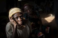 I rifugiati anziani sono sempre più in difficoltà a causa della pandemia di COVID-19