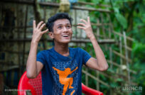 Un ragazzo Rohingya impara il linguaggio della fotografia
