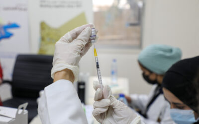 ازدياد أعداد اللاجئين الذين تلقوا اللقاح ضد فيروس كورونا في الأردن