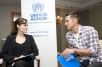 アンジェリーナ・ジョリー、UNHCR創立60周年を祝う