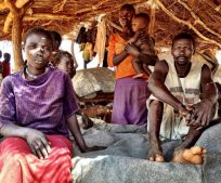 南スーダン襲撃、より安全な場所への避難