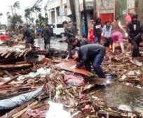 UNHCR  フィリピンを襲った台風30号（ハイエン）の被災者を支援