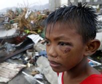フィリピンの台風被害　精神的疲労とトラウマに悩む被災者
