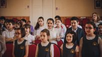 合唱を通じてつながろう！ルーマニアで歌う難民の子どもたち