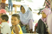 インドネシアの漁師たち、地域ぐるみでロヒンギャ難民を救出