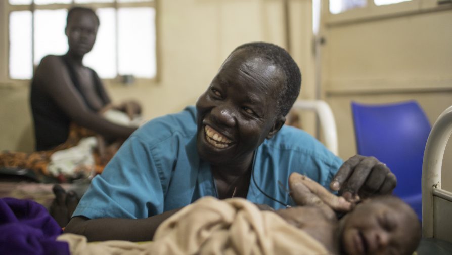 South Sudan South Sudanese Surgeon Named As Unhcr S 18 Nansen Refugee Award Winner Winner Provides Life Line To More Than 0 000 People Including 144 000 Refugees Unhcr Japan