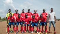 言葉と文化を超えた団結　カクマ難民キャンプで活躍するサッカーチーム