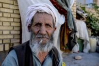 アフガン難民、暴力の激化によりイランに避難