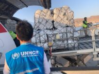 UNHCR、アフガニスタンに緊急援助物資の空輸を開始