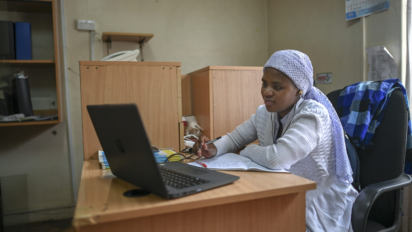 Kenya. Stateless Shona woman becomes first to attend university