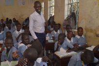 Mentorprojekt inspirerer lærerne på den største skole i Kakuma-lejren i Kenya