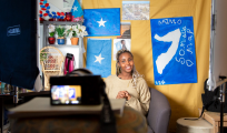 Somalisk YouTuber i Island inspirerer unge piger over hele verden