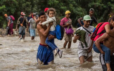 Venezolanen riskeren hun leven voor hulp in Colombia