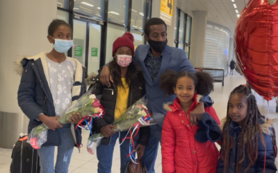 Gedoneerde airmiles helpen Eritrese vader herenigen met zijn dochters in Nederland