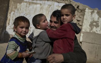Afghanen worstelen om veiligheid te zoeken, grenzen blijven gesloten voor de meesten