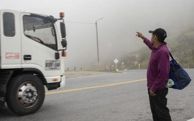 Венесуэльцы пешком преодолевают горные вершины в поисках безопасности