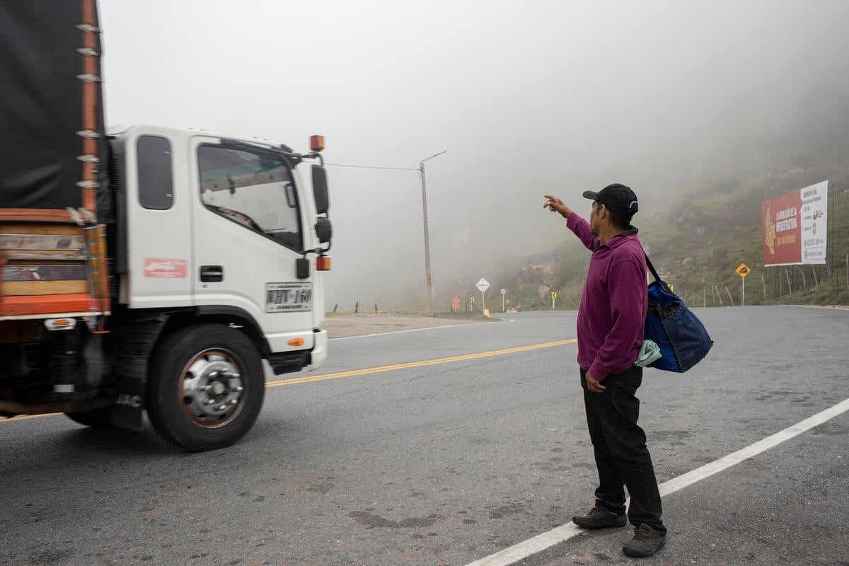 In a trek to safety, Venezuelans take on mountain peaks on foot | UNHCR