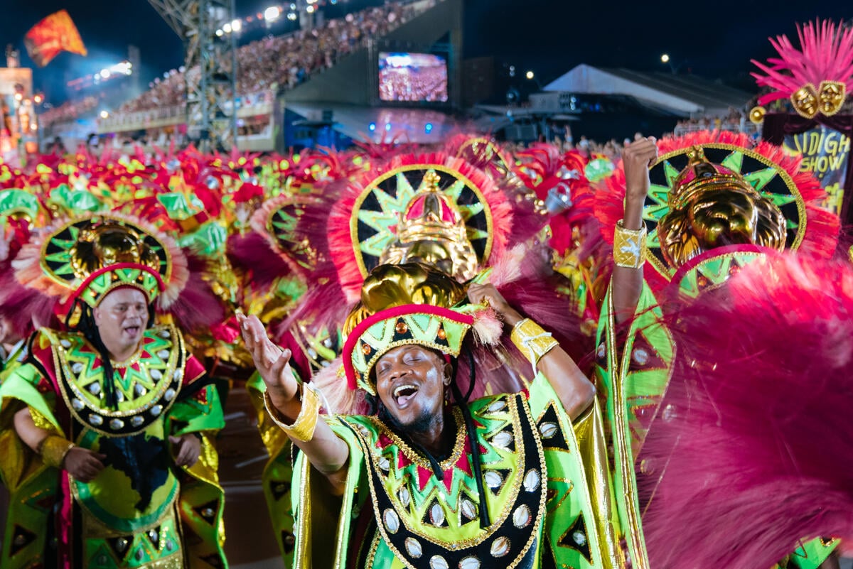 Carnaval de Rio: les images du défilé des écoles de samba (photos) - Le Soir