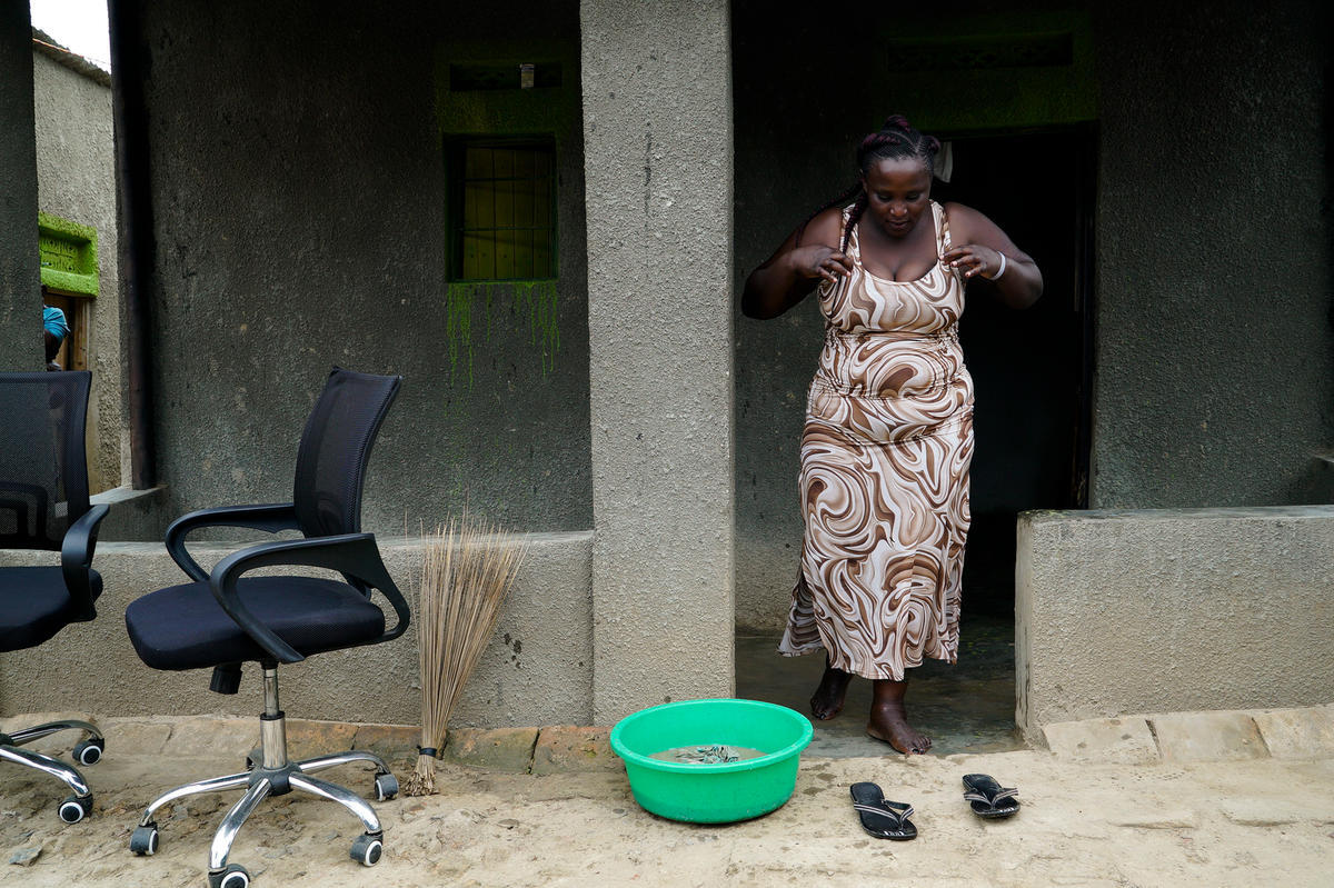 Verification helps refugees eye the future | UNHCR