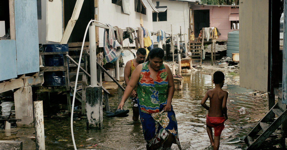 Pacific islanders face the reality of climate change . . . and of ...