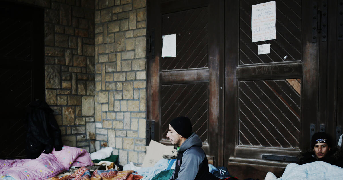 THE One Tunisie - Une coiffeuse, aussi communément appelée