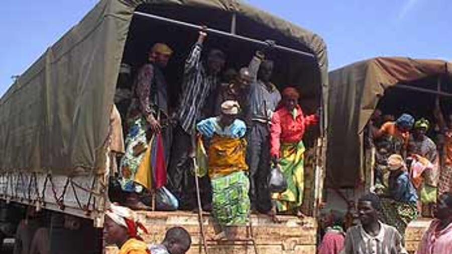 Burundian refugees return to north despite fighting in central province ...